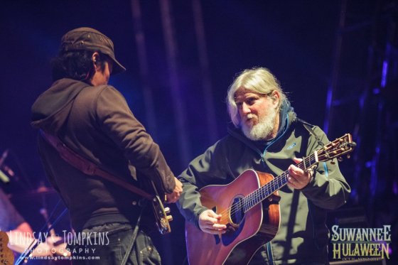 suwannee hulaween review - string cheese incident