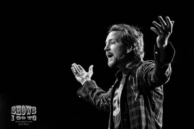 Pearl Jam Live Review & Concert Photos