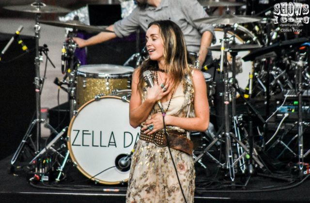 Zella Day Live Review Photos