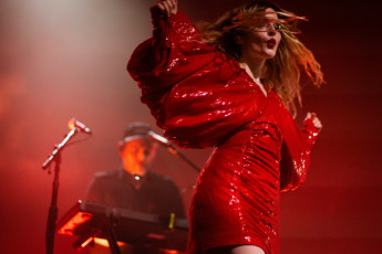 CHVRCHES Live Concert Photos 2022