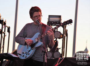 Moon Taxi
