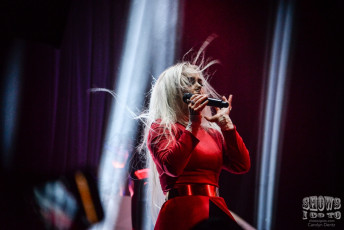 Purity Ring with Guests Sounds of Ceres-purity-ring-ponte-vedra-concert-hall-florida-12-14-17-4957