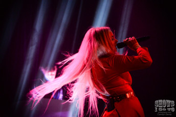 Purity Ring with Guests Sounds of Ceres-purity-ring-ponte-vedra-concert-hall-florida-12-14-17-5773