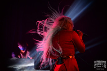 Purity Ring with Guests Sounds of Ceres-purity-ring-ponte-vedra-concert-hall-florida-12-14-17-5791