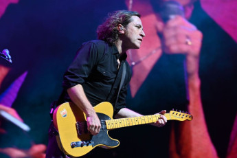 Train • August 20, 2024 • MIDFLORIDA Credit Union Amphitheatre, Tampa, FL