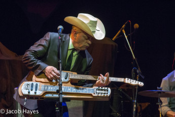 Junior Brown