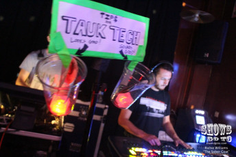 Tauk & The Groove Orient-64