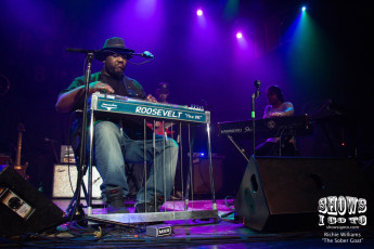 Roosevelt Collier with Electric Kif