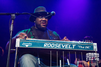 Roosevelt Collier with Electric Kif