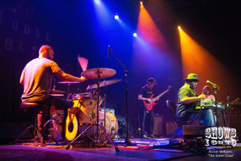 Roosevelt Collier with Electric Kif