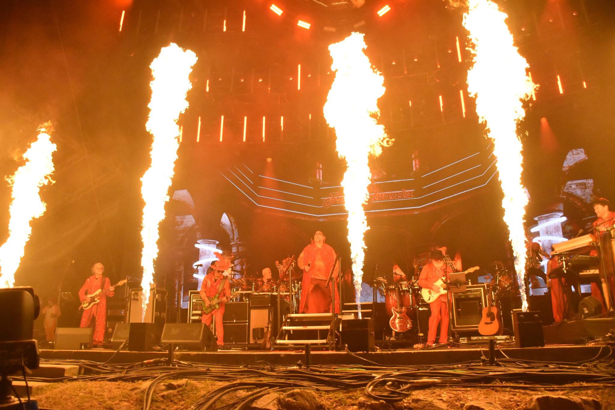 Larry Fox - Hulaween - Jason Haan 2025